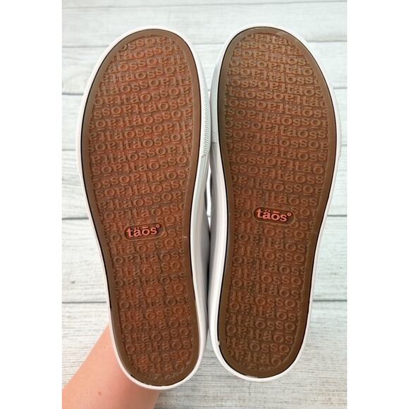 Taos Women’s Twin Gore Lux Shoes White Leather Slip On Sneakers Size 8.5 - Picture 6 of 6